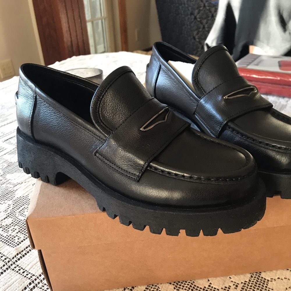 Steve Madden Lawrence Black Leather lugg soles